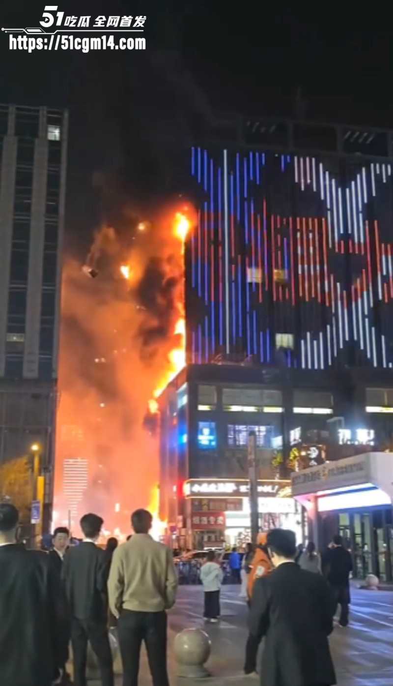 山西太原亲贤北街火灾现场视频03