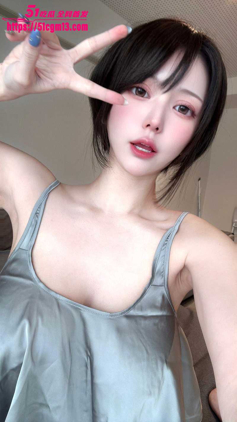 Fantia日本福利姬 CRYBABY0430 2