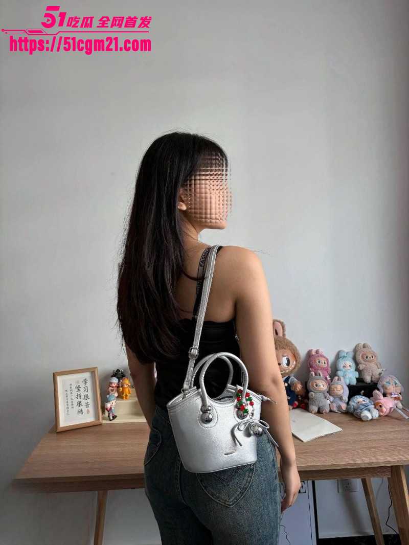 39岁妈妈和30岁堂姐与堂姐乱伦做爱07