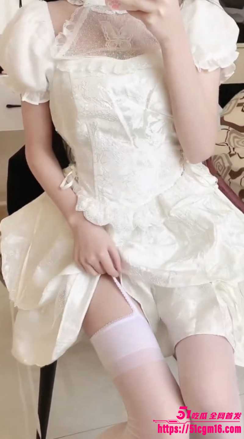 推特高颜值少萝 语语酱 大尺度自拍合集 3