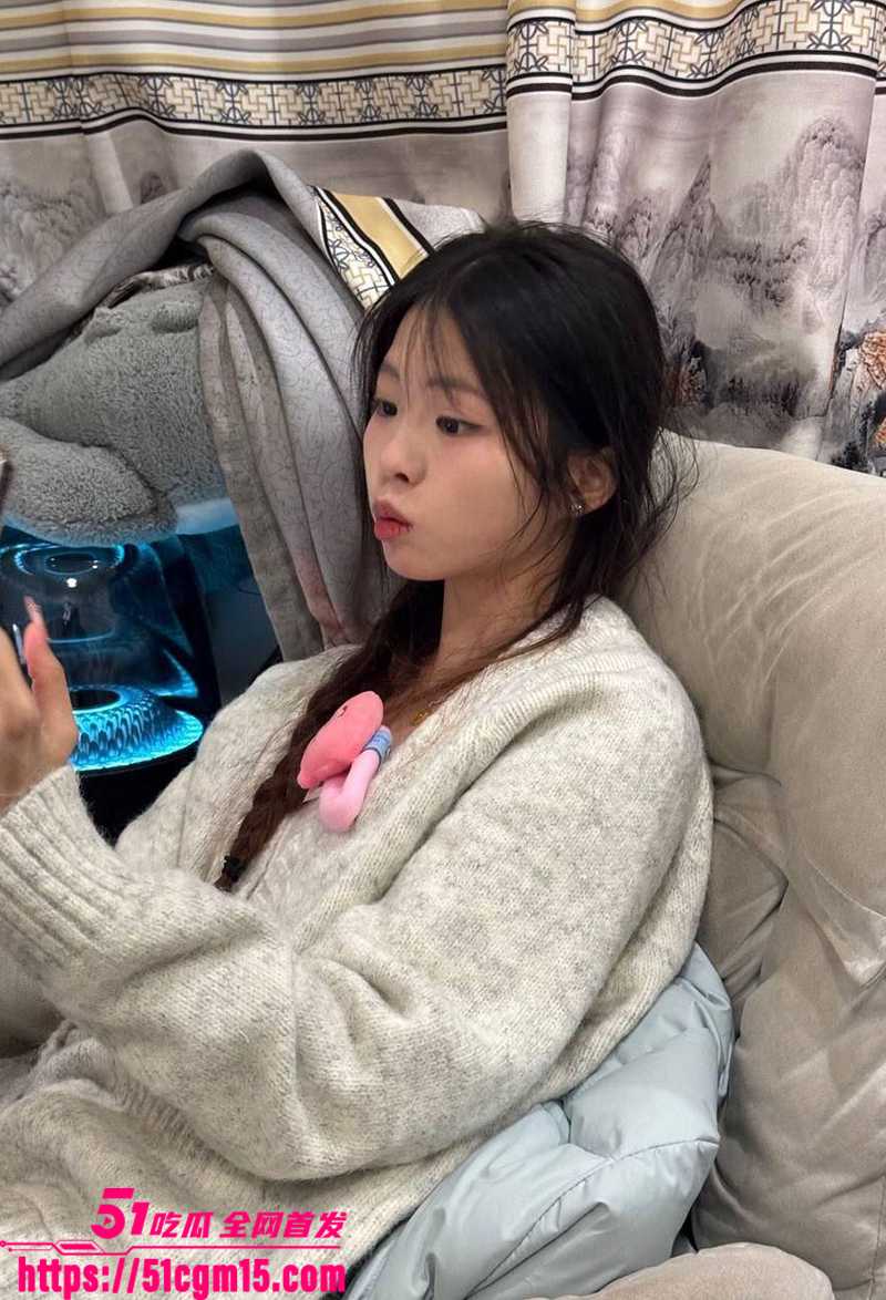 清纯可爱学生妹玩援交视频流出 3 拷贝