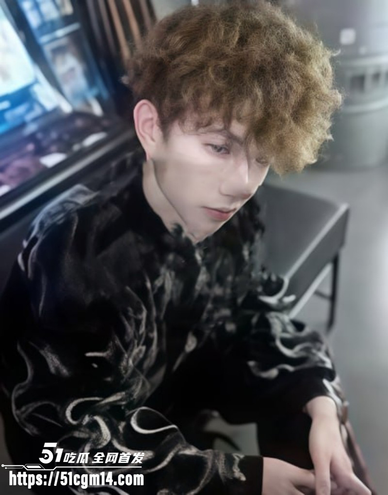 成都酒吧局头谢亚峰被曝出轨家暴03