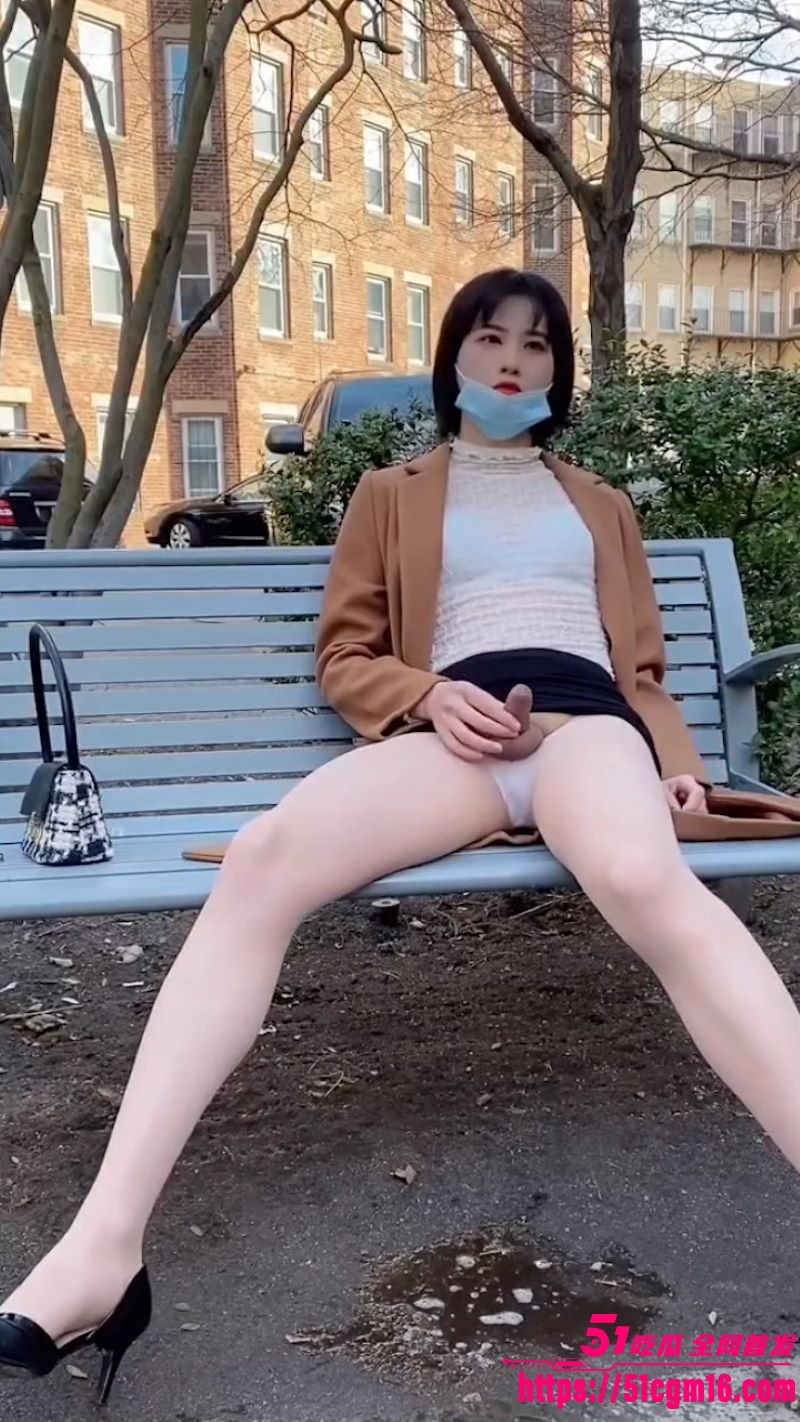 极品TS伪娘小薰户外露出 4