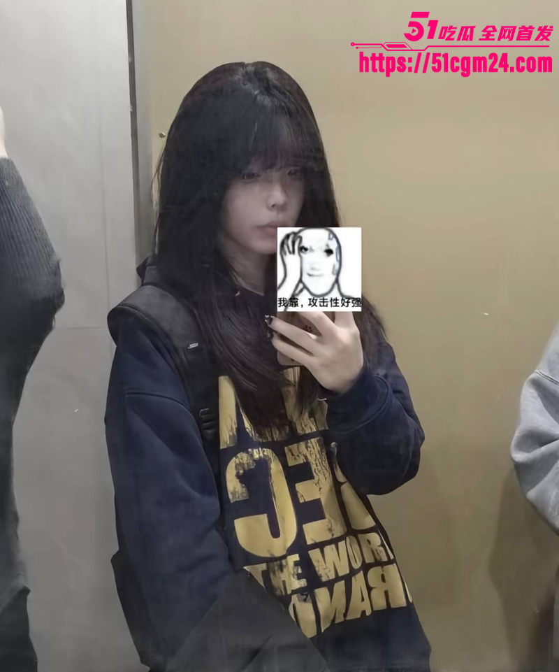 柳州学生妹 孙莹莹 服侍金主被无套后入爆操 2