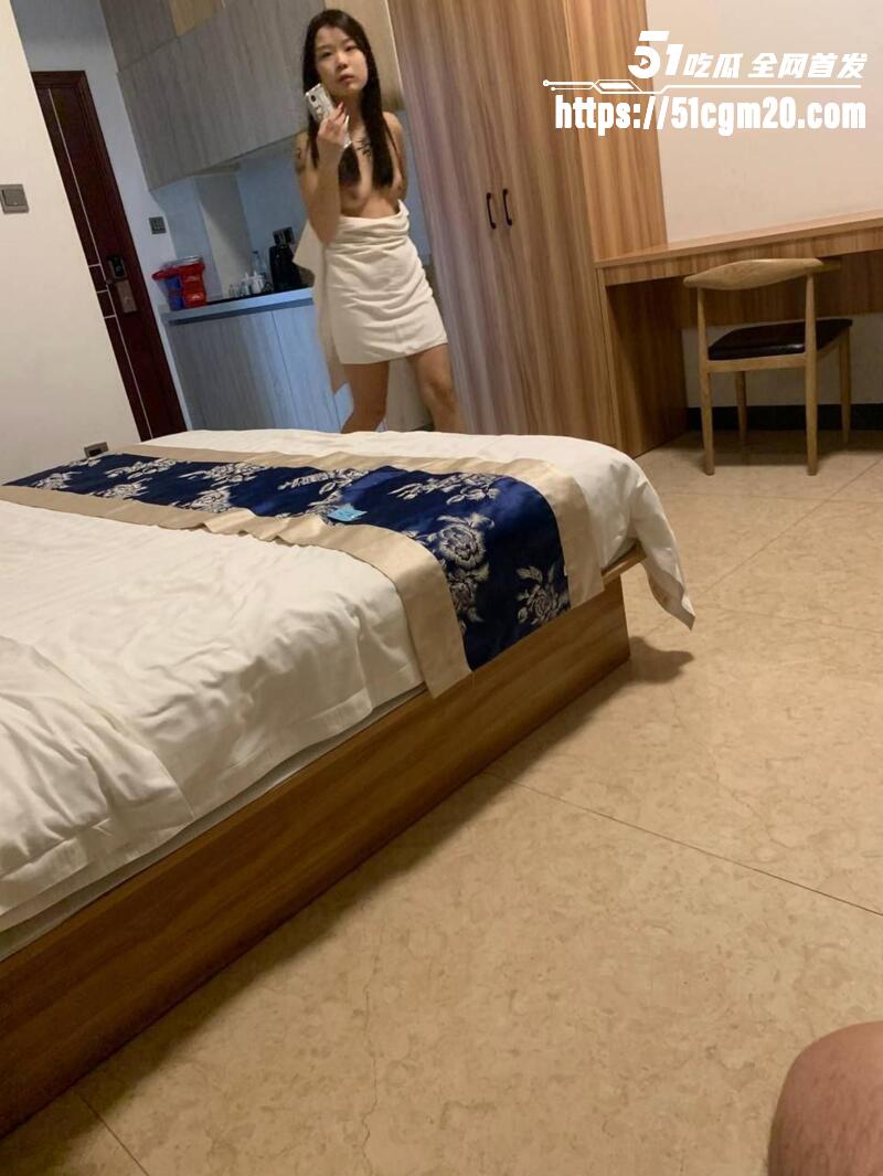 极品反差网红少女翘臀无套后入2