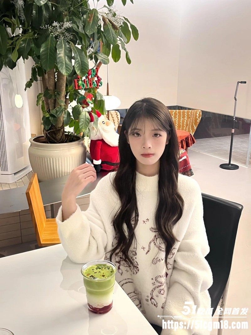 波浪卷学生妹约炮性爱自拍 8