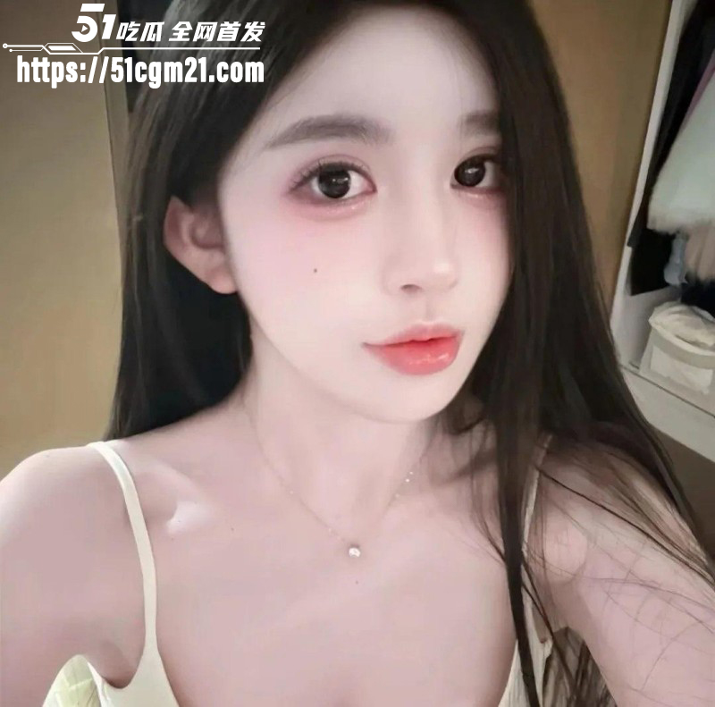 拜金模特阮阮下海卖逼视频04