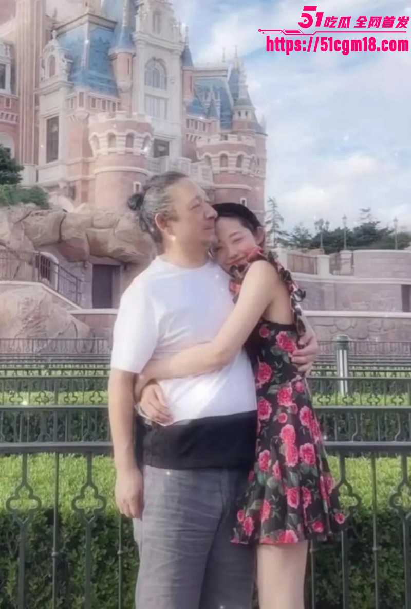 万千惠拿裸照当婚礼迎宾照04