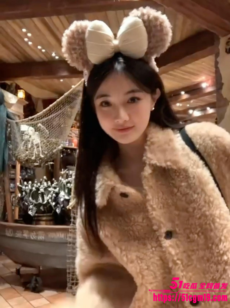 清纯少女遭金主调教私拍 1 清纯少女遭金主调教私拍 1