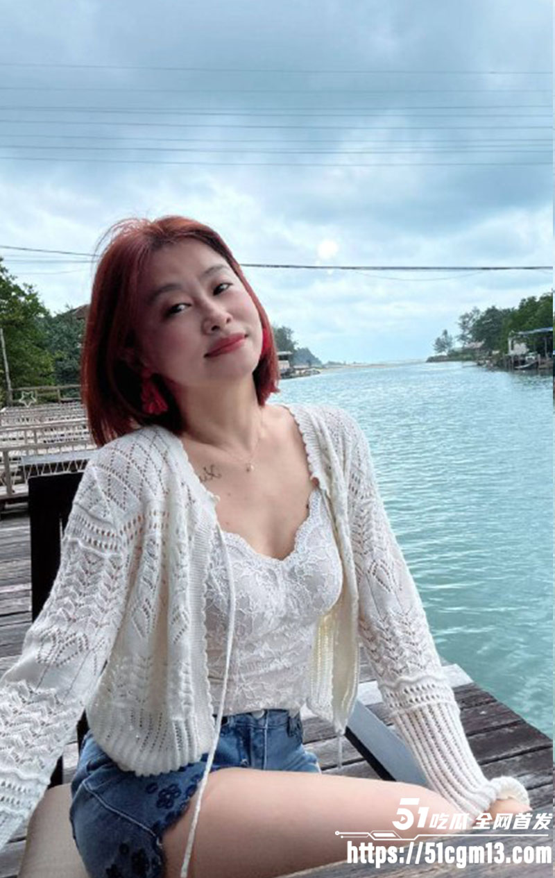 河北人妻邹蕊出轨公司老总3