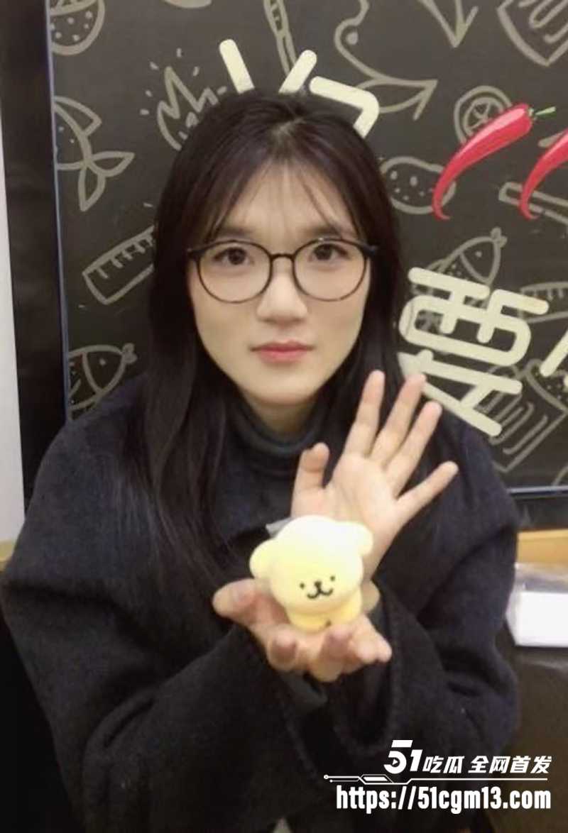 河北师范大学反差眼镜学生妹吴静涵性爱视频爆光3拷贝