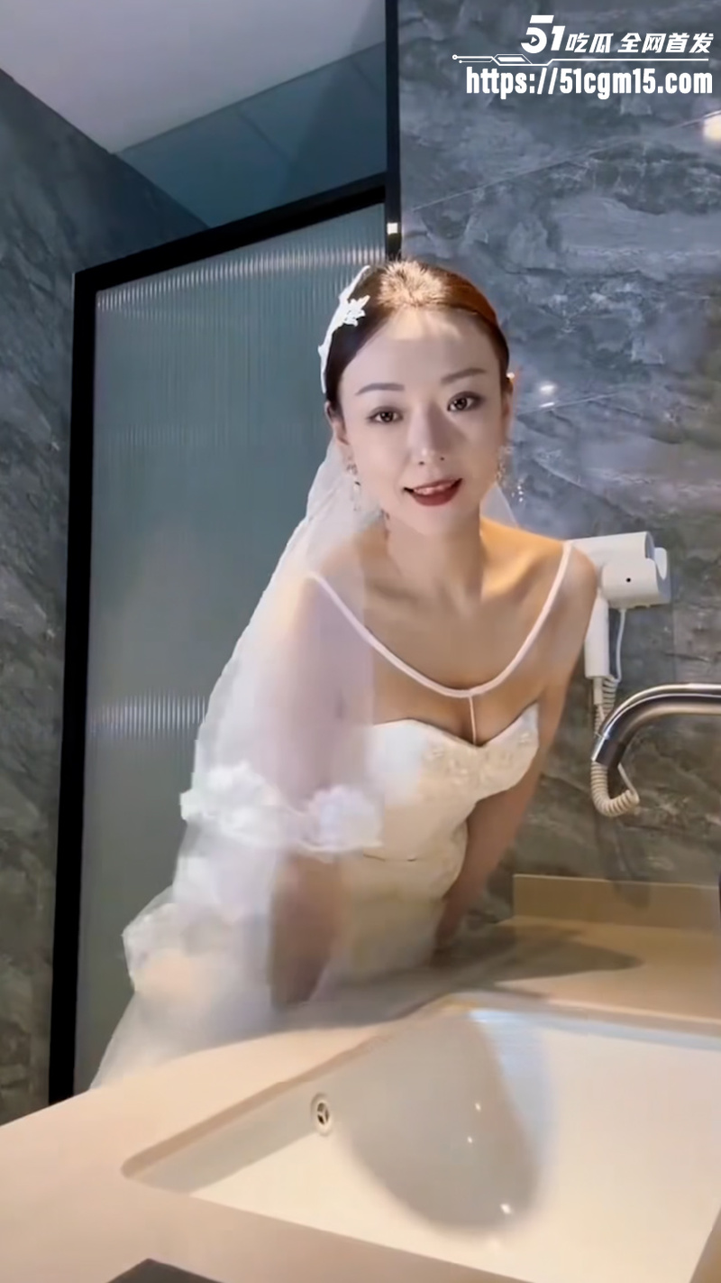 网红少妇 媚娘白玉花 金主定制视频 3