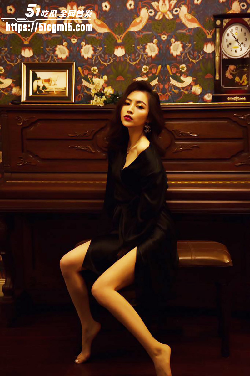 摄影师 煎鱼排 大尺度私房写真约拍 极品女神化身骚母狗搔首弄姿诱惑摆拍 香艳程度不输艳照门! 摄影师 煎鱼排 大尺度私房写真约拍 极品女神化身骚母狗搔首弄姿诱惑摆拍 香艳程度不输艳照门!