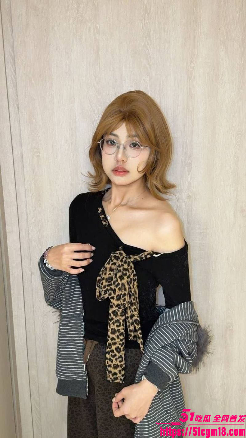 上海反差婊被男友曝光性爱视频 4