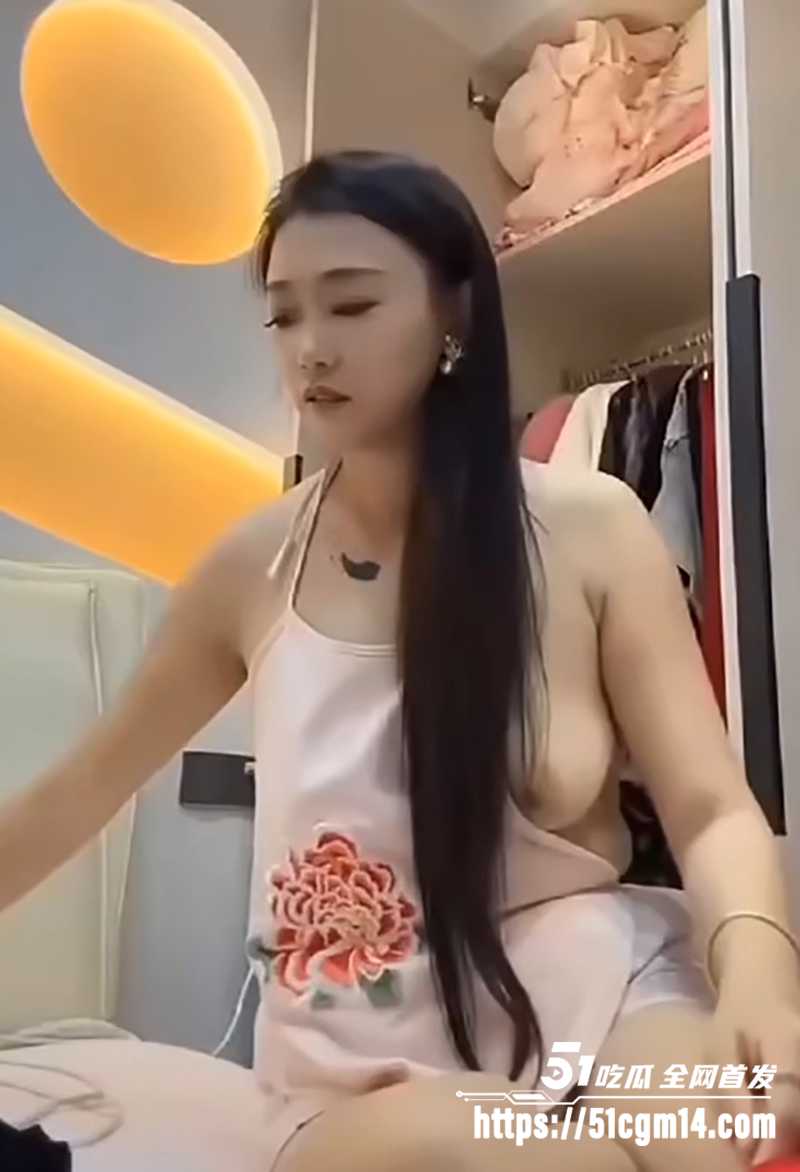 抖音网红闪现内衣内裤走光露点视频合集3拷贝