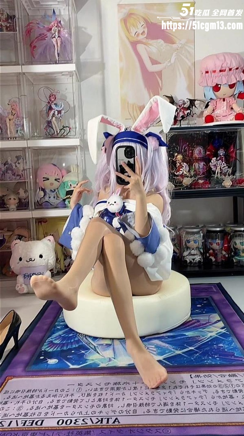 二次元福利姬 白栎Shirly 化身碧蓝航线拉菲 2
