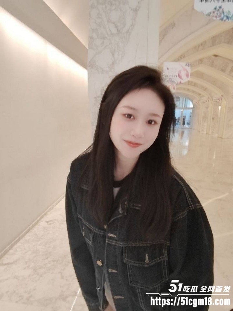 厦门巨乳人妻与老公居家性爱自拍 2