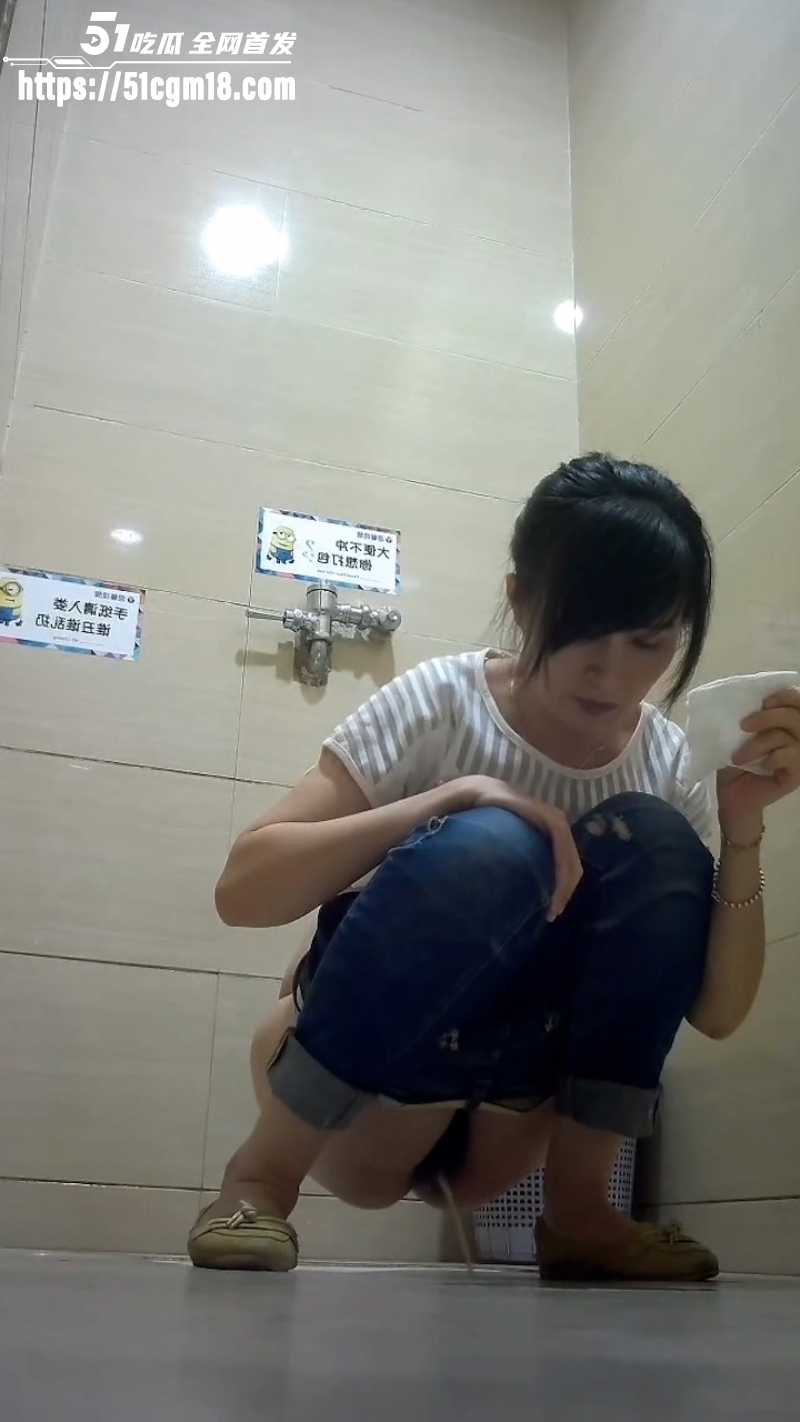 商场女厕所偷拍 6 商场女厕所偷拍 6