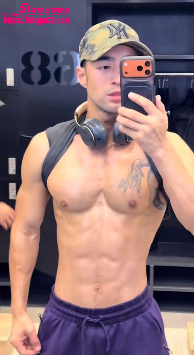 抖音网红 八哥 泰国聚众吸毒后裸奔 4