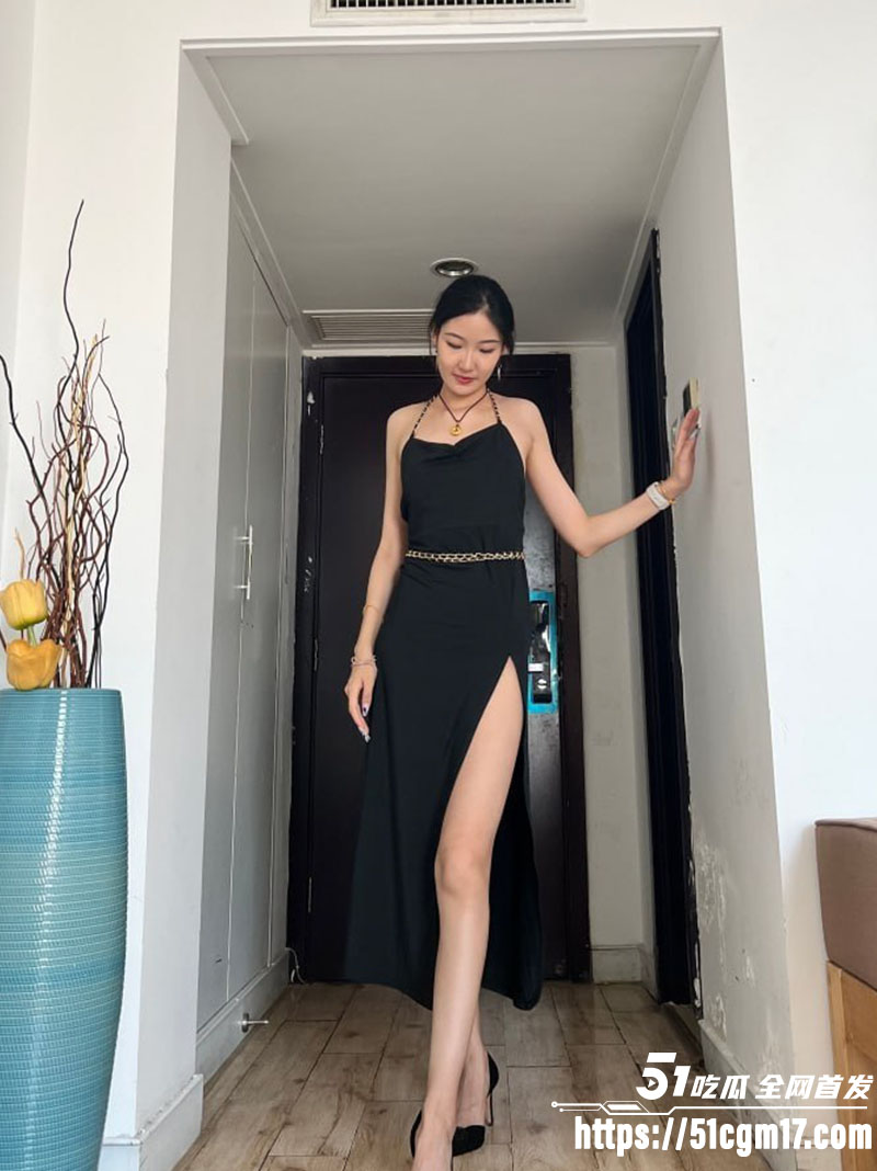 清纯长腿妹子与前男友酒店性爱自拍2