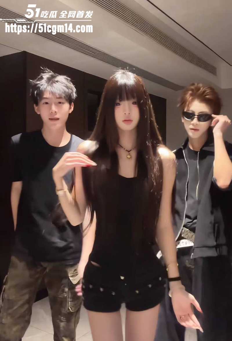 抖音网红罗琰泽劈腿被曝光 5 拷贝 抖音网红罗琰泽劈腿被曝光 5 拷贝