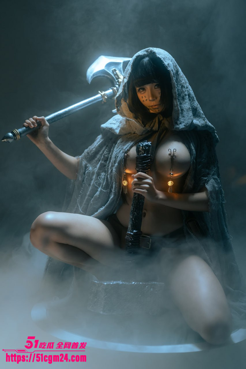 高颜值网红 八木芽子 化身高冷女巫 2