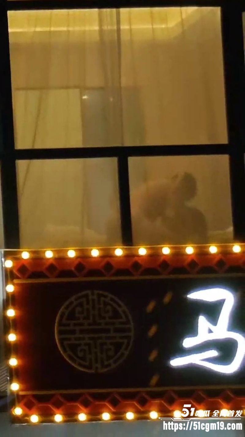 马路边公开性行为实拍  2