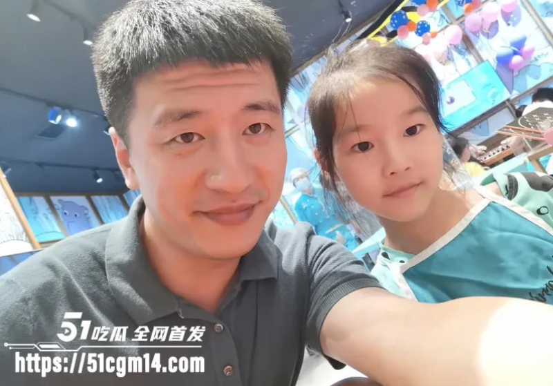 张雪峰心源性猝死 女儿悼念  2