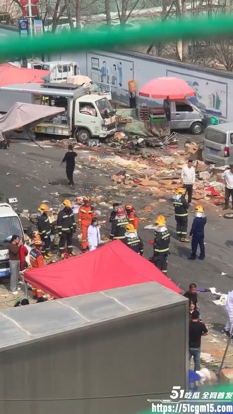 北京房山大集铲车撞人血案 6