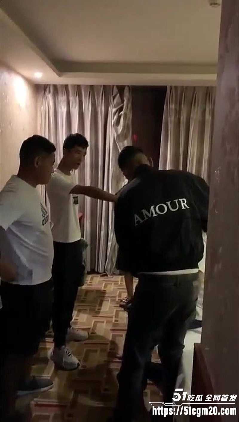 原配带兄弟抓奸现场直击 6