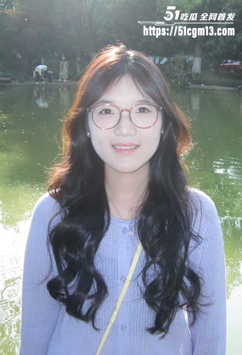 河北师范大学反差眼镜学生妹吴静涵性爱视频爆光5拷贝