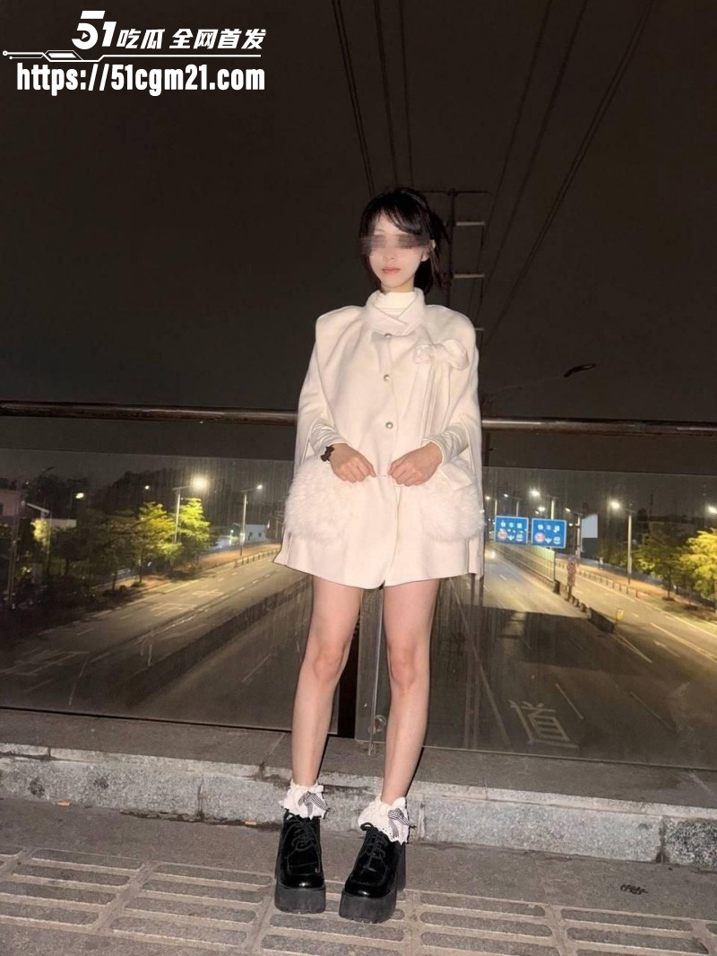 意淫自己妹妹和妹妹天桥做爱01 意淫自己妹妹和妹妹天桥做爱01