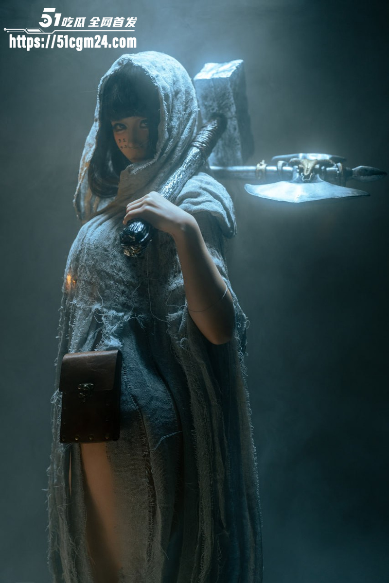 高颜值网红 八木芽子 化身高冷女巫 1