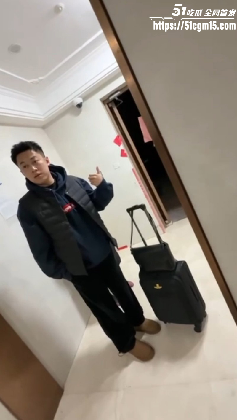 山西运城空少李俊杰出轨空姐被割生殖器06