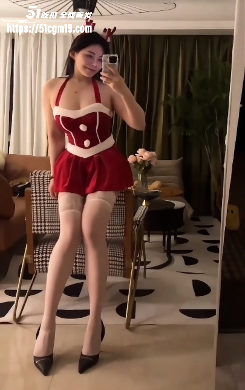 巨乳骚母狗妈妈被猛操6