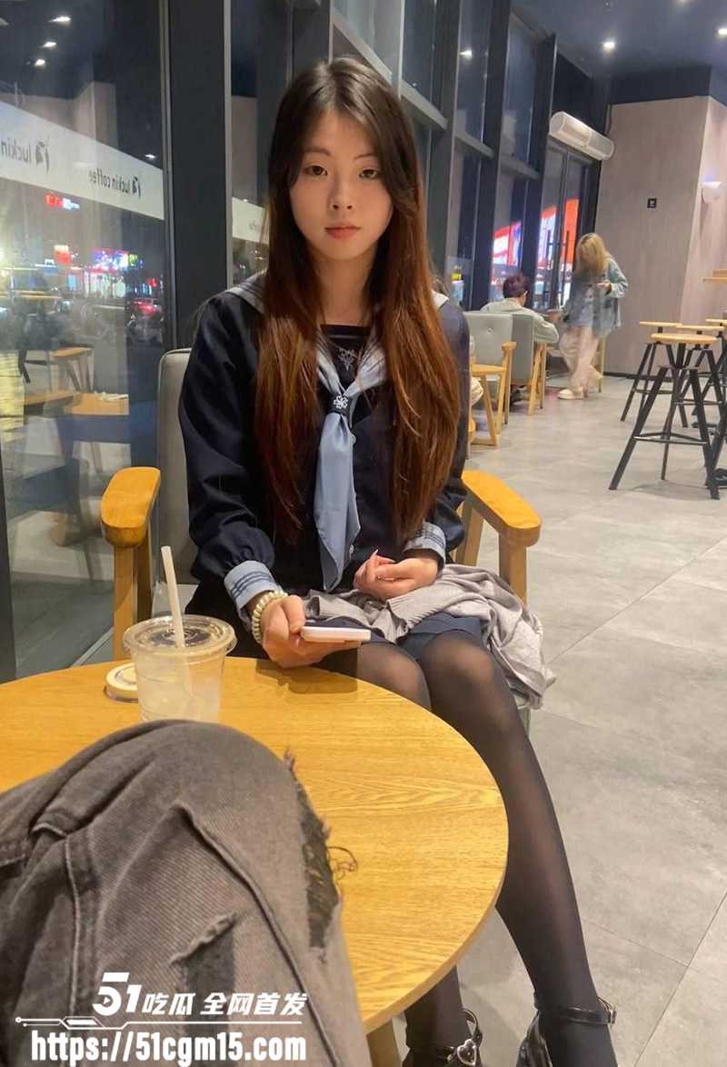 清纯可爱学生妹玩援交视频流出 4 拷贝