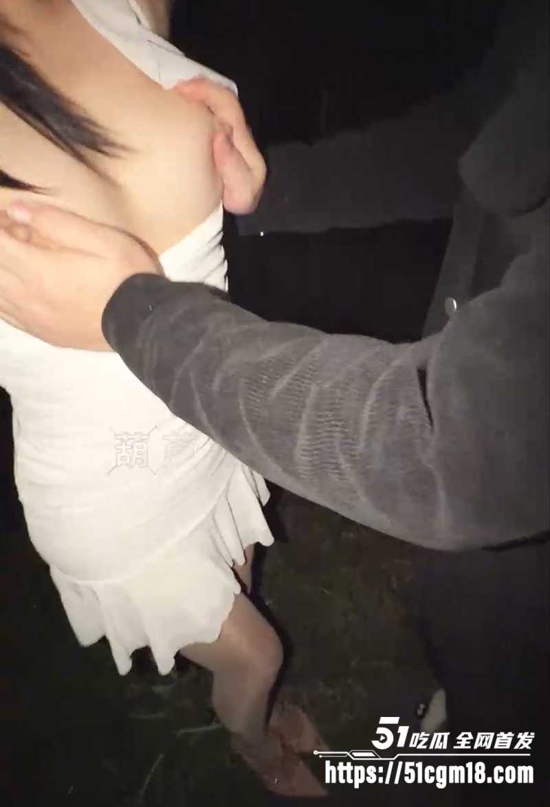 爆奶学姐玩户外群P车震视频流出 2 拷贝 爆奶学姐玩户外群P车震视频流出 2 拷贝