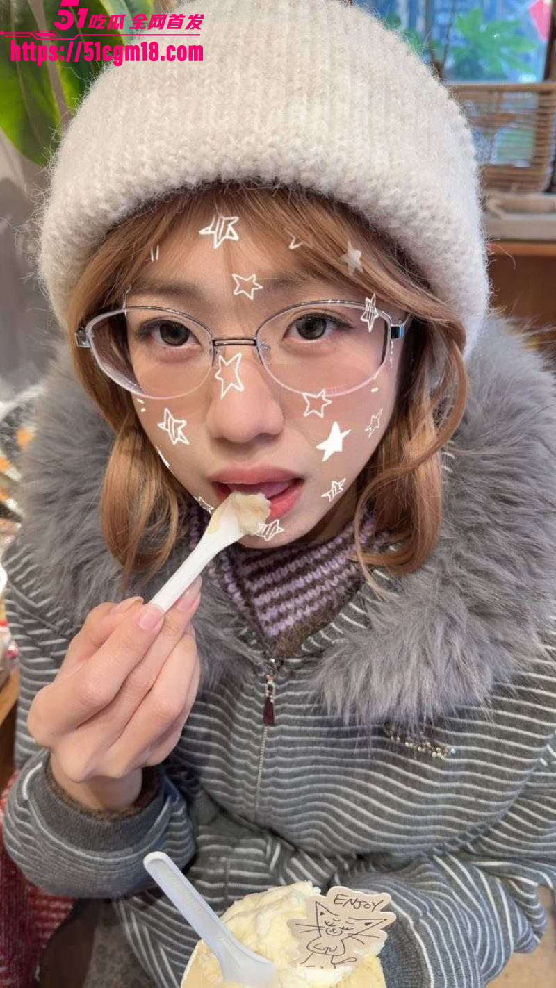 上海反差婊被男友曝光性爱视频 1