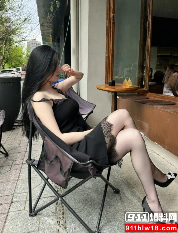 推特网黄小乔吃不饱硬核双飞3