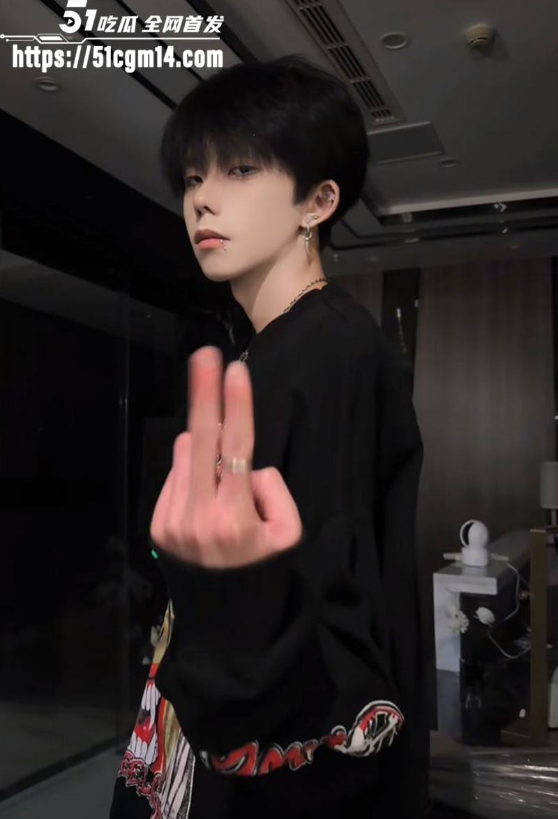 抖音网红罗琰泽劈腿被曝光 4 拷贝 抖音网红罗琰泽劈腿被曝光 4 拷贝