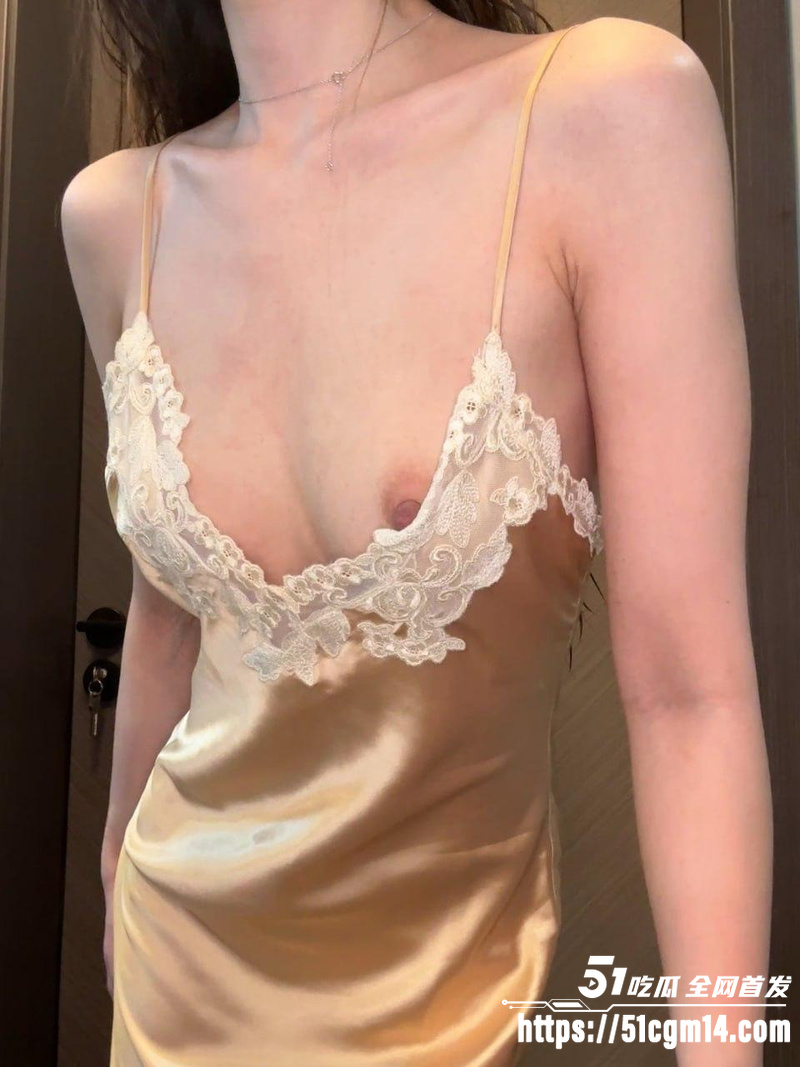 推特性感尤物 酒酿媛子 土豪重金定制 2 推特性感尤物 酒酿媛子 土豪重金定制 2