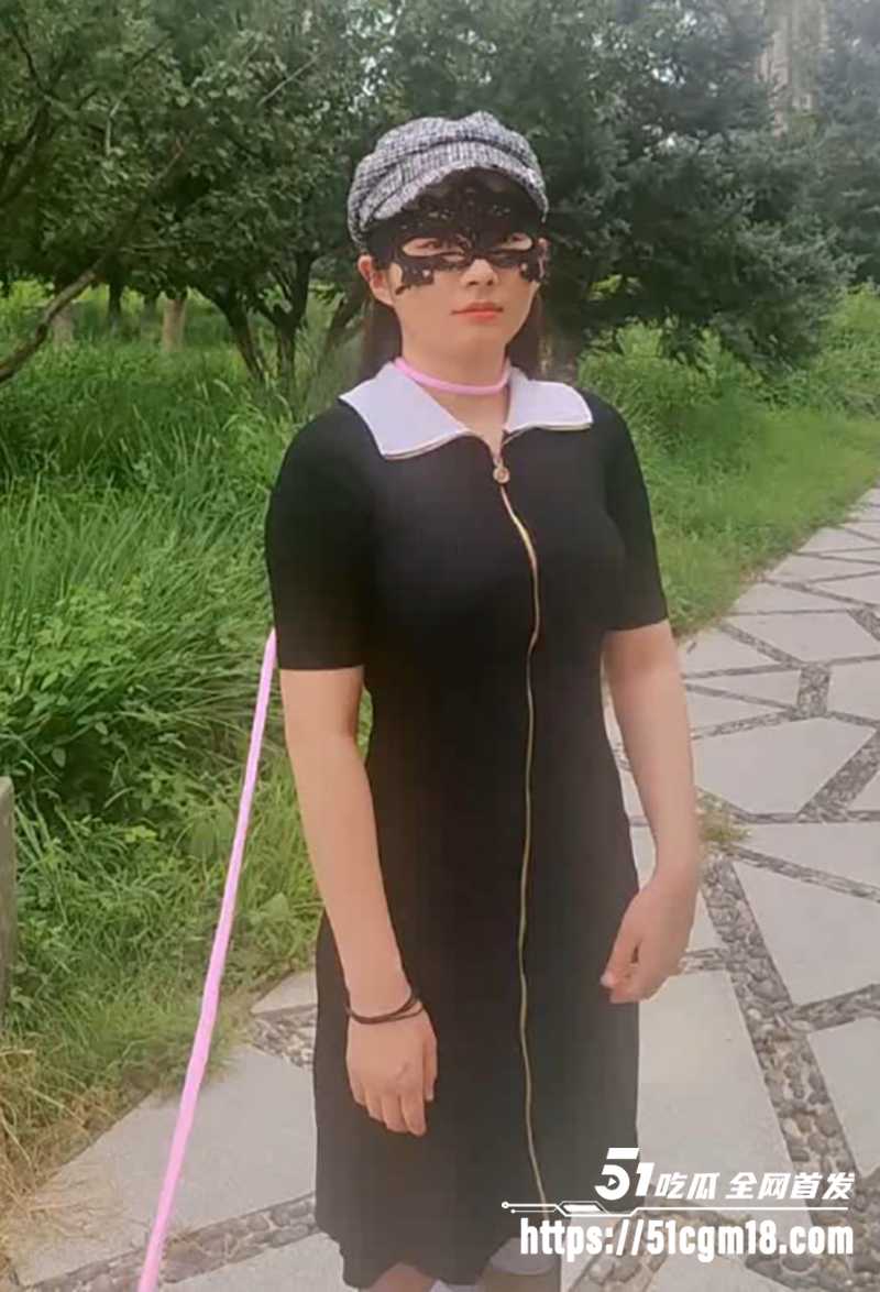 推特福利姬桔梓最新户外露出拍摄全裸爬行视频流出1拷贝