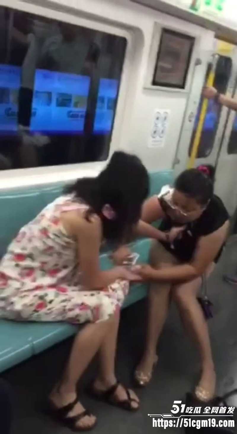小仙女和大姨地铁互撕 6