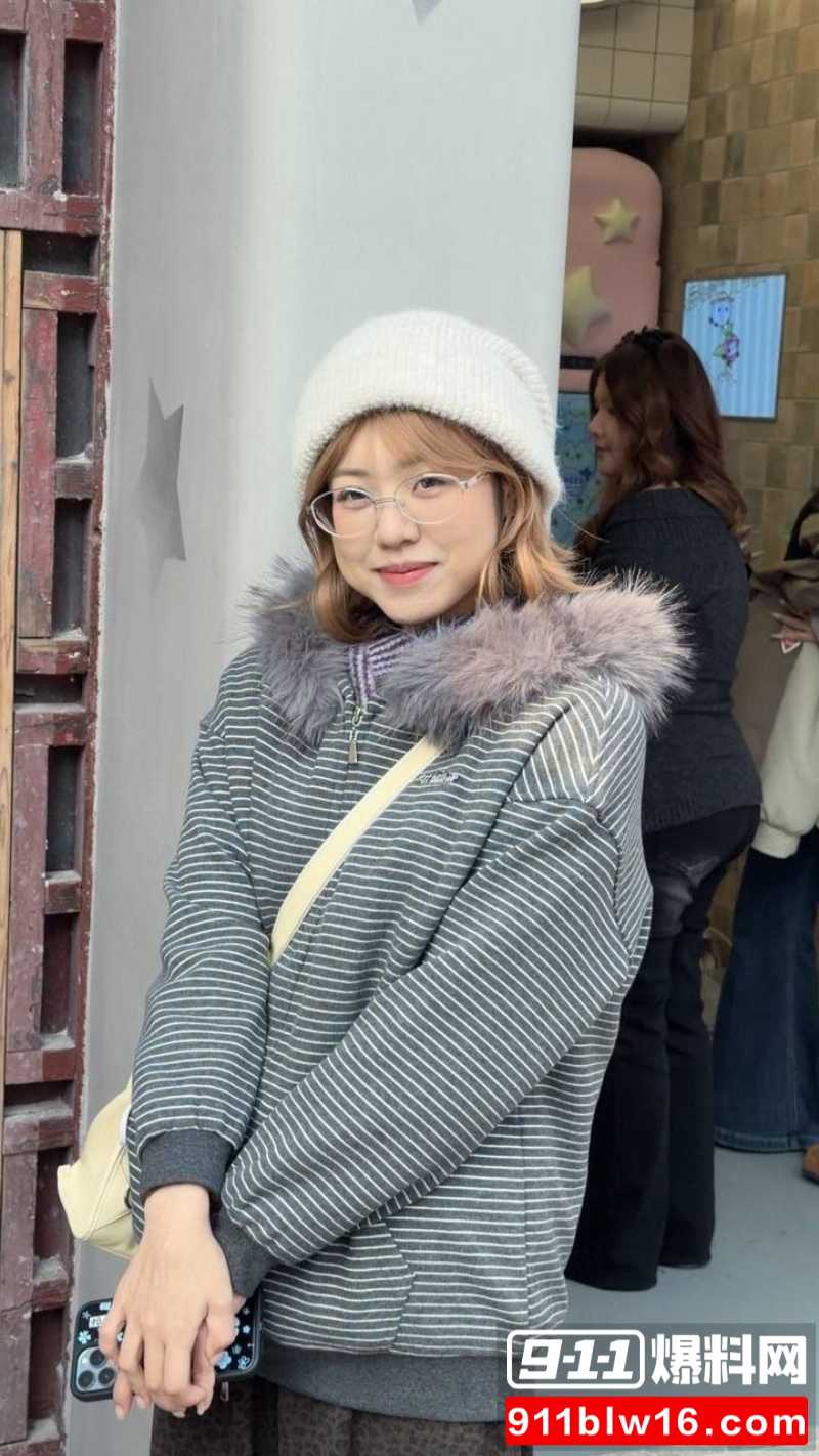 上海超嫩眼镜妹和男友恋爱五年 25