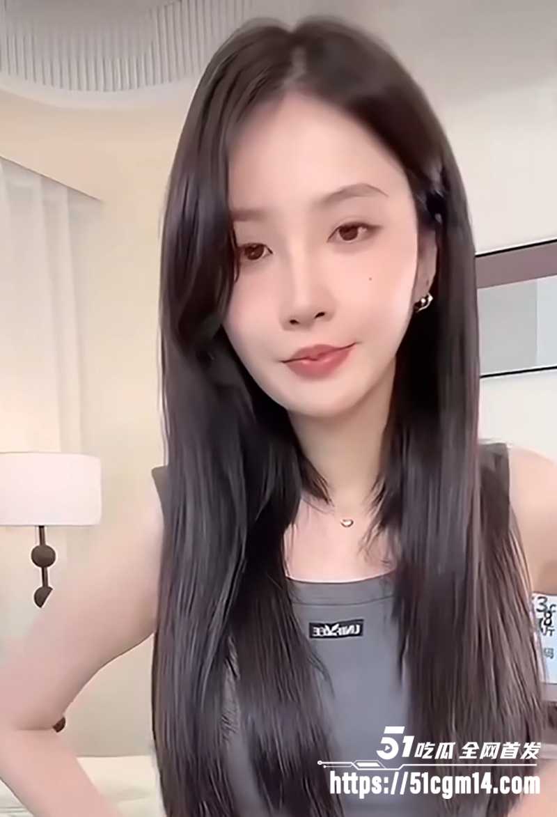 抖音网红闪现内衣内裤走光露点视频合集4拷贝