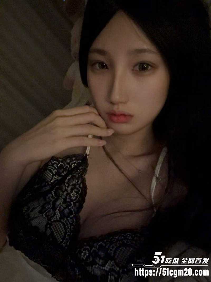 青岛抖音网红雨滴Twpuppy唐雯2