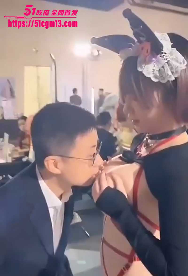 台湾动漫展会现场超多cos大尺度与观众互动视频流出7拷贝