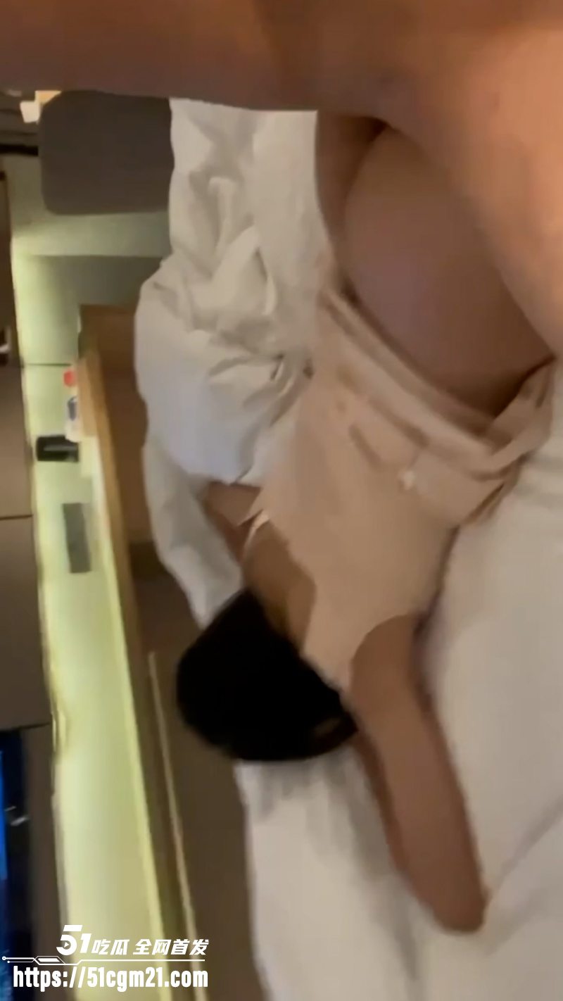 湖南清纯女大 性爱私拍 6