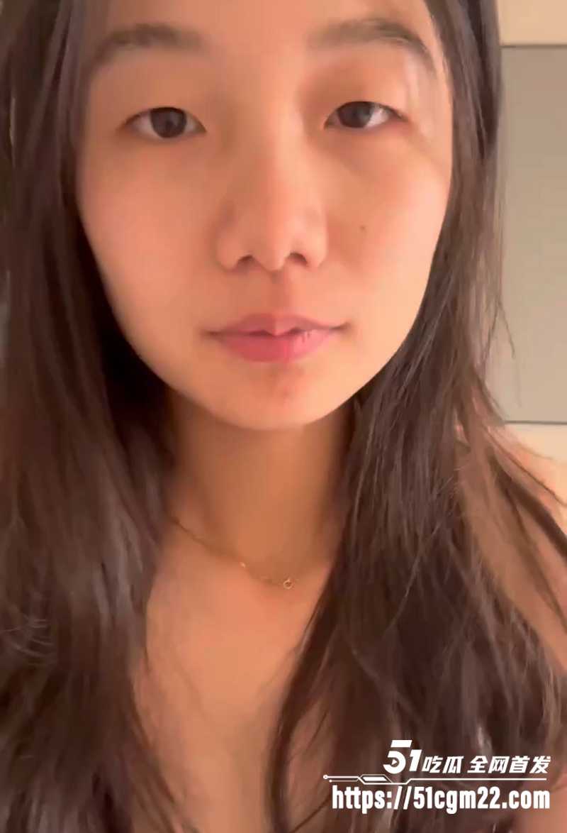 纯反差骚鸡不雅视频曝光 4 拷贝