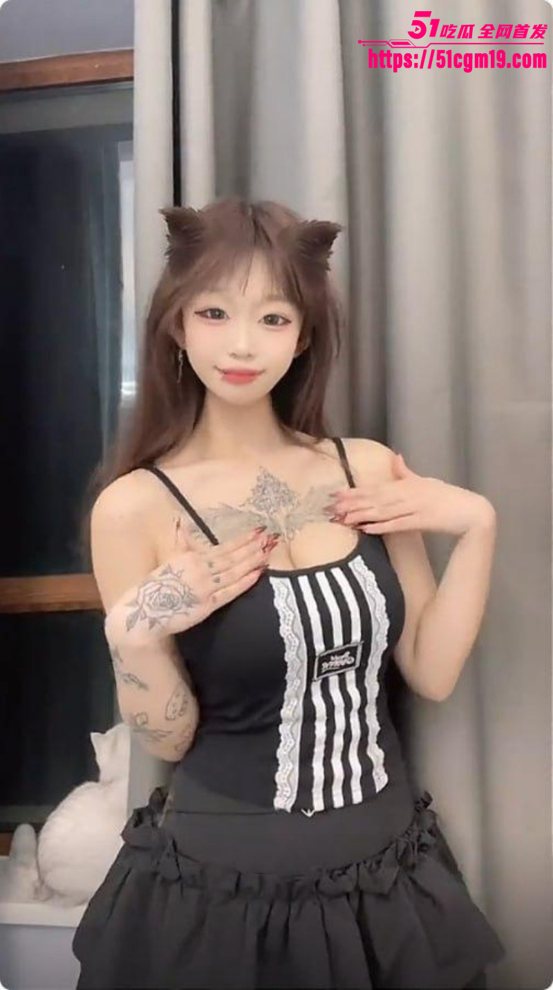 抖音精神小妹 小姜姜 性爱私拍放送 3 抖音精神小妹 小姜姜 性爱私拍放送 3